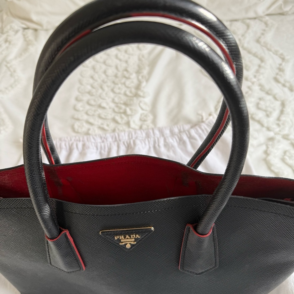 Prada Saffiano Double Large Tote in Black and Red. - Picture 13 of 16